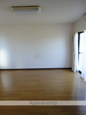 トレインの内装写真