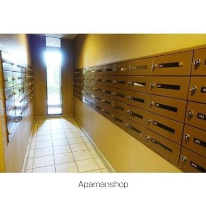 パーク・ハイム中野坂上[3LDK/67.3m2]のロビー