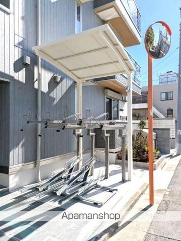 カサベルテ鹿骨の玄関写真
