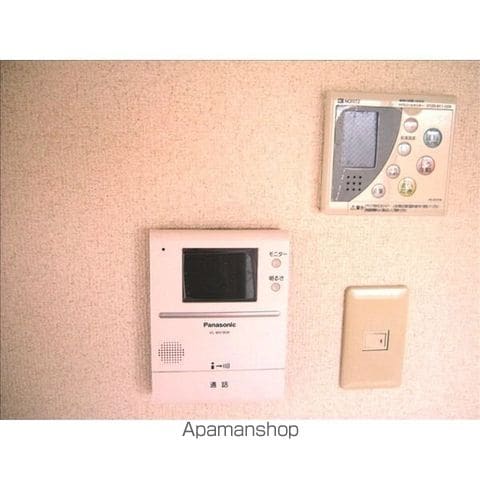 メゾン親名の玄関写真