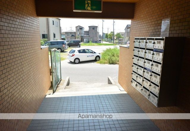 小関ハイツの玄関写真