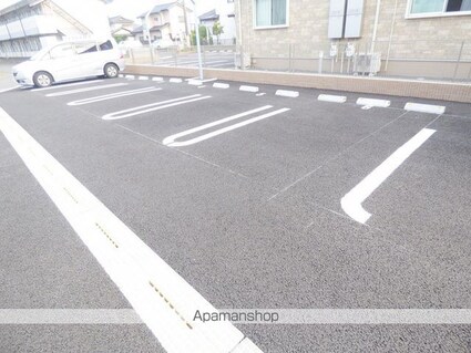 フェニックスＡ[1LDK/50.01m2]の駐車場2