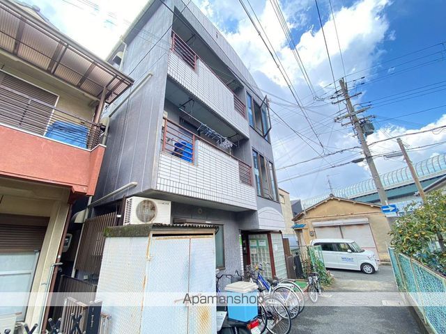 巣本ハイツの外観写真