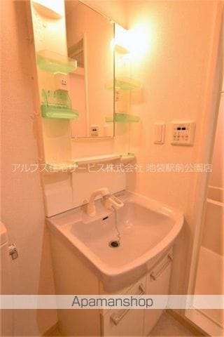 ファーストフィールドの内装写真