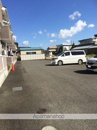 グローイング・アップⅠ[2DK/48.34m2]の駐車場