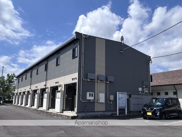 レオパレストランタンの外観写真