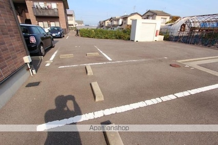 フォブール新居ⅡＡ[2LDK/52.99m2]の駐車場