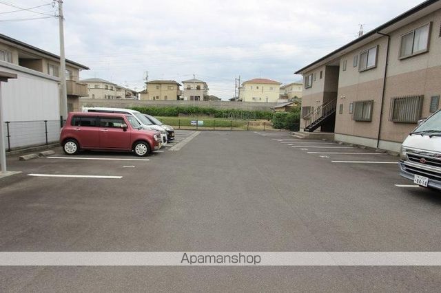 メゾン・ド・クレアＡ棟[2LDK/55.89m2]の駐車場