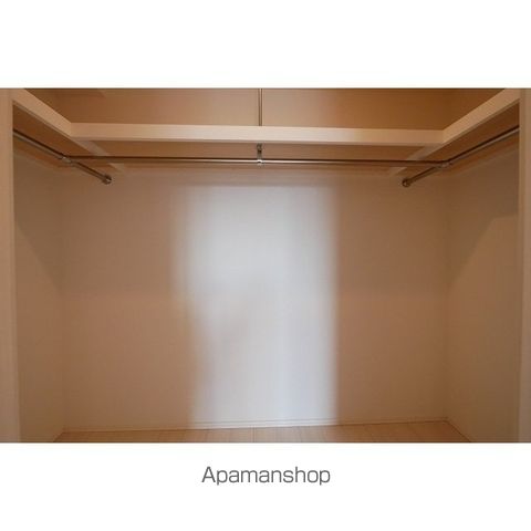 コンフォリア新宿イーストサイドタワーの内装写真