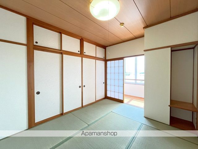 ニューハイツ綾の内装写真