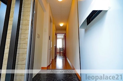 レオパレスクレセント[1K/23.61m2]の玄関