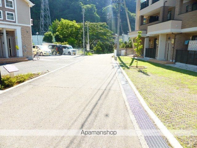 ガーデンハウス朝日山　Ｄ[2LDK/65.14m2]の周辺2