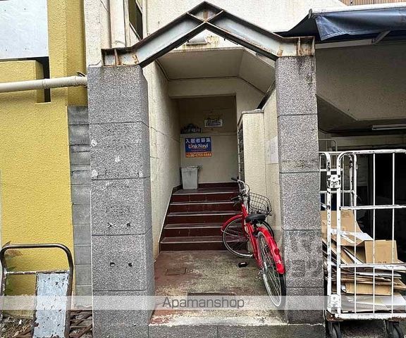 ルネ堀川の玄関写真