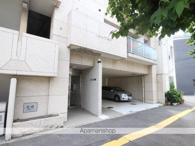 LION竹屋町の玄関写真