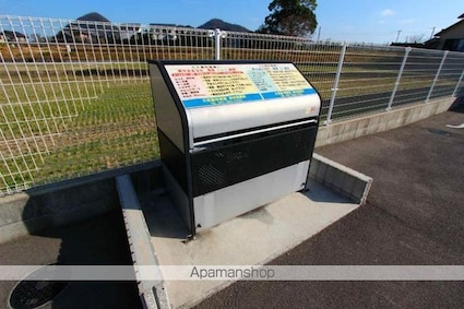 香川県高松市国分寺町新名[2DK/45.33m2]の共用部3