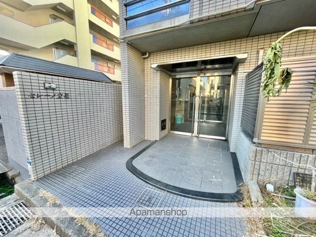 セレーノ立花の玄関写真