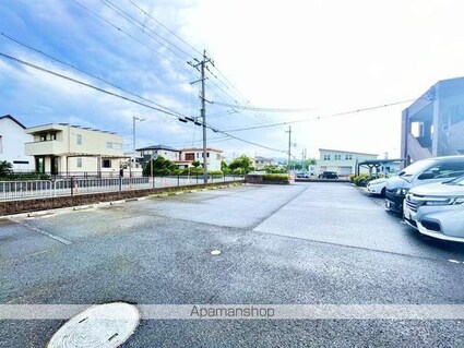 和歌山県和歌山市栗栖[1LDK/45.36m2]の駐車場2