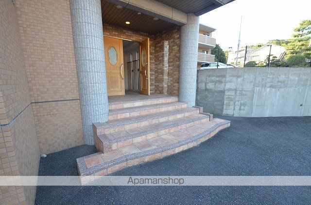 GRAVINA緑井の玄関写真