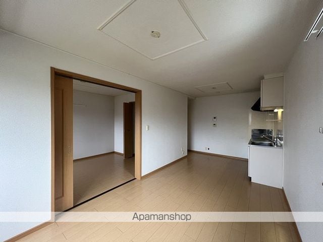 オリーブの内装写真