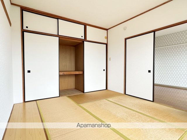 袋井市 3階建 築29年の内装写真