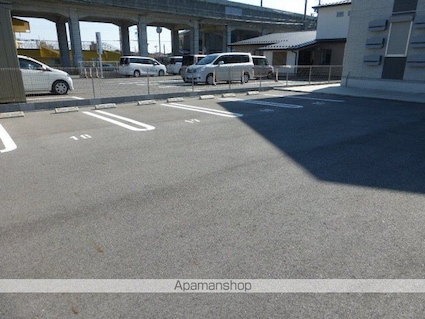 ｌａ　ｃｈａｎｃｅ（ラ・シャンス）[2LDK/66.12m2]の駐車場2