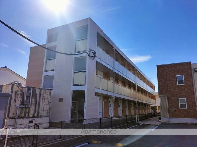 レオパレス牛島本町の玄関写真