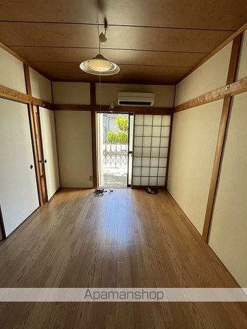 名古屋市名城線 志賀本通駅 徒歩11分 2階建 築42年の内装写真