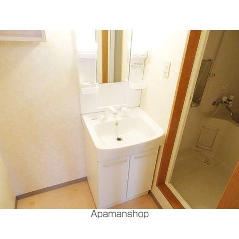 ヴァンドーム青葉の内装写真