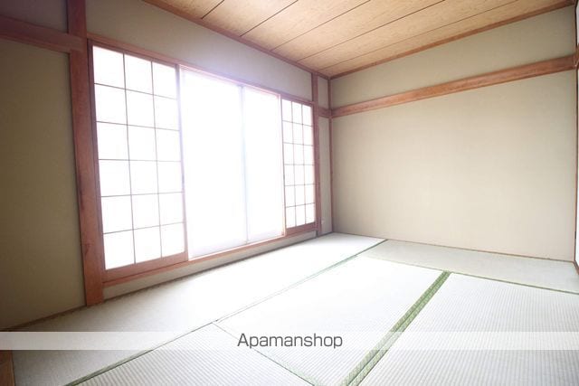 五香メゾネットの内装写真