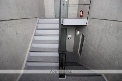 センチュリー八甲田[3LDK/70.86m2]の共用部1
