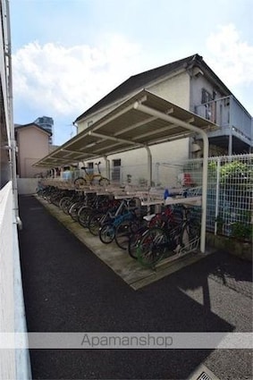 レジディア上落合[1K/23.5m2]の駐車場
