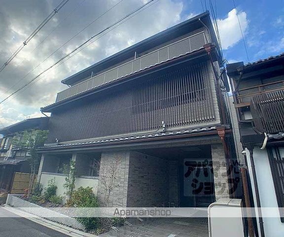 シャーメゾンろくはらの外観写真