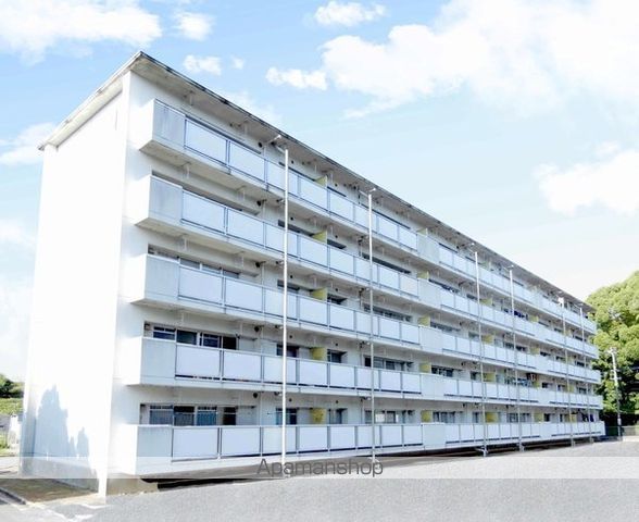 ビレッジハウス直方東1号棟の玄関写真