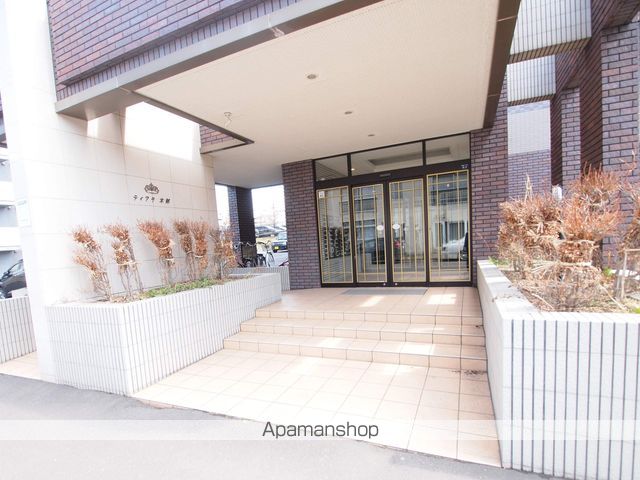 ティアラ本郷の玄関写真