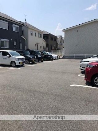 ソレイユカヤノⅢ[1LDK/46.68m2]の駐車場3