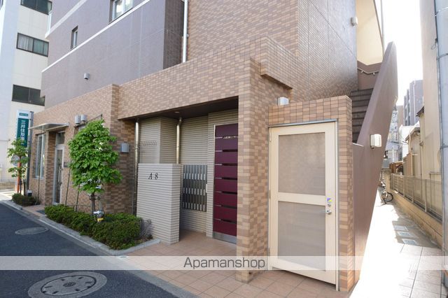 千代田・常磐緩行線 綾瀬駅 徒歩5分 9階建 築15年の玄関写真