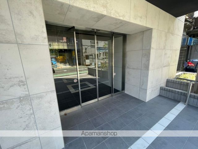 ジェノヴィア阪東橋スカイガーデンの玄関写真