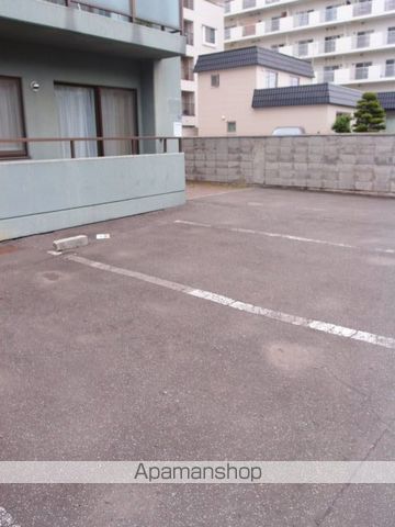 札幌市軌道線 西線９条旭山公園通駅 徒歩6分 7階建 築33年の玄関写真