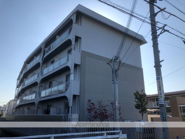 マンション東岡の外観写真