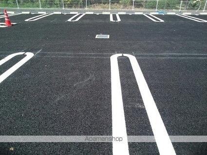 プラシード[2LDK/58.86m2]の駐車場