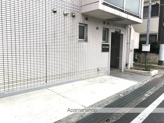 クレストガーデン津田沼の玄関写真