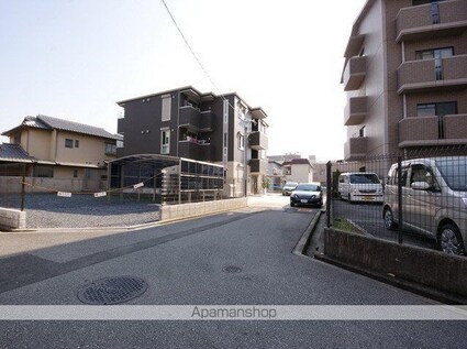 フラハ[1LDK/46.86m2]の周辺7