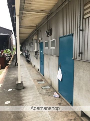 津々美荘の玄関写真