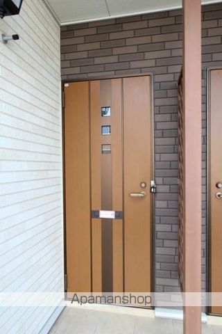 チェレステ Bの玄関写真