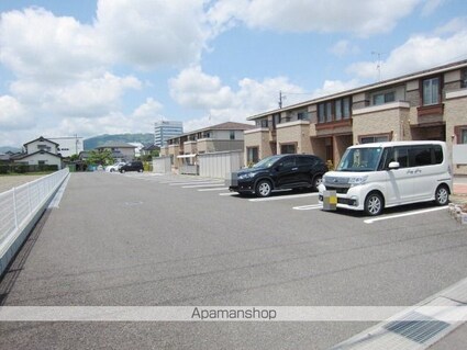 フィデール　Ａ[1LDK/50.12m2]の駐車場