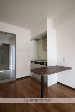 ロイヤルレピュート東島田の内装写真