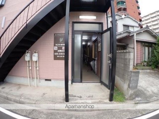 ダイヤモンドパレスの玄関写真