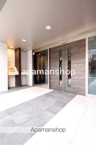 ESTEMCOURT難波WEST−SIDE Vアジュールの玄関写真