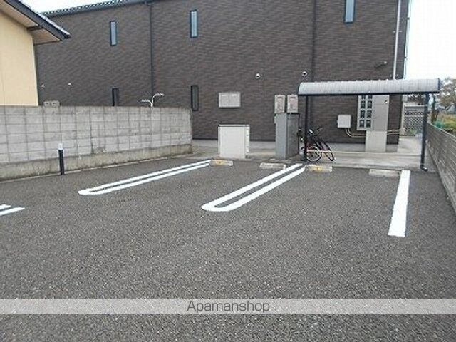 レオネクスト笹木野[1K/31.51m2]の駐車場