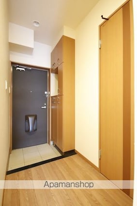 クラージュ（中新田）[1LDK/33.05m2]の玄関